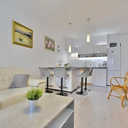 Sunset - Sun Towers - Przestronny Z Prywatnym Parkingiem Apartament