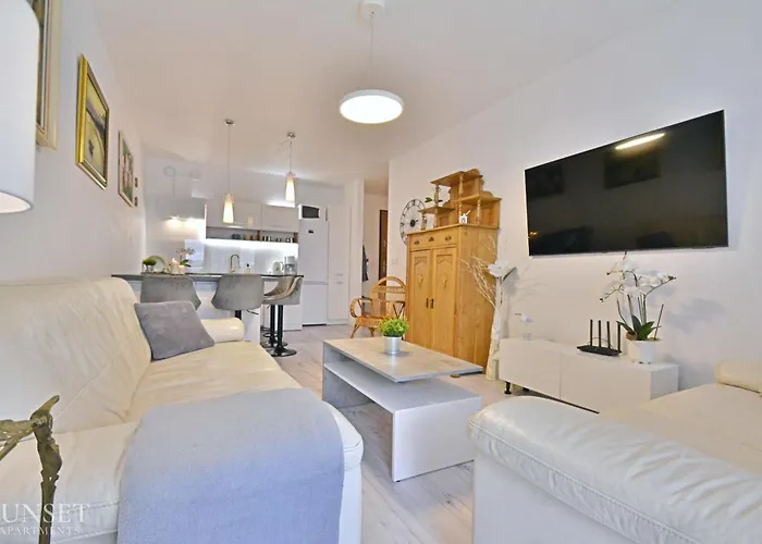 Sunset - Sun Towers - Przestronny Z Prywatnym Parkingiem