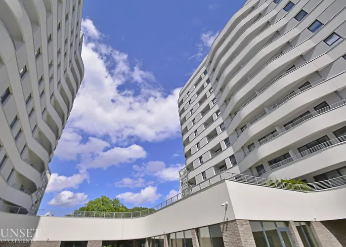 公寓 Sunset - Sun Towers - Przestronny Z Prywatnym Parkingiem 斯维诺乌伊希切